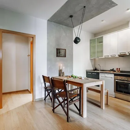 Biescas - 1 Bedroom In Eixample Esquerra Apartment